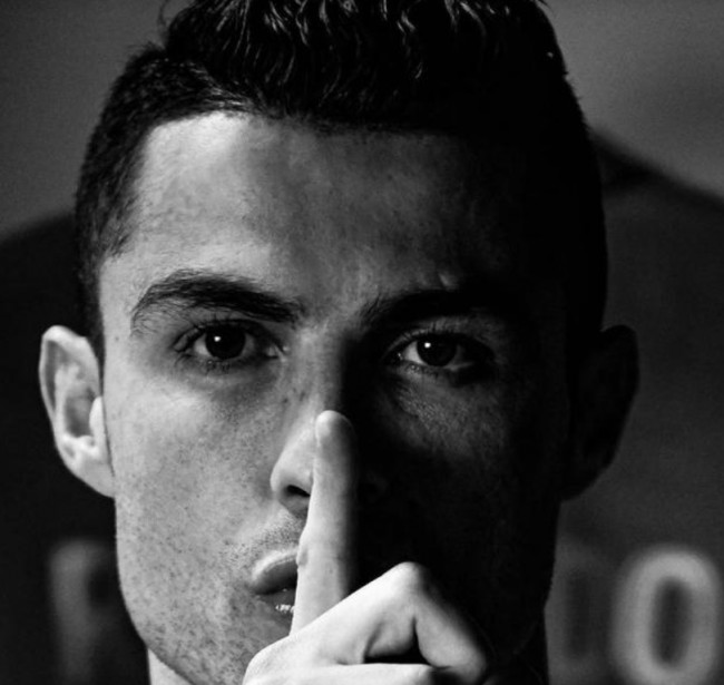 里程悲！詹姆斯达成湖人生涯3500助攻 准三双末节13分难阻惜败