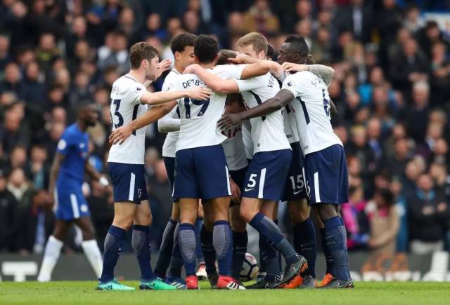 枪手继续领跑 维拉人连胜纪录遭终结